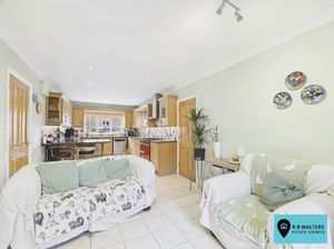 Kitchen/Family Room - click for photo gallery